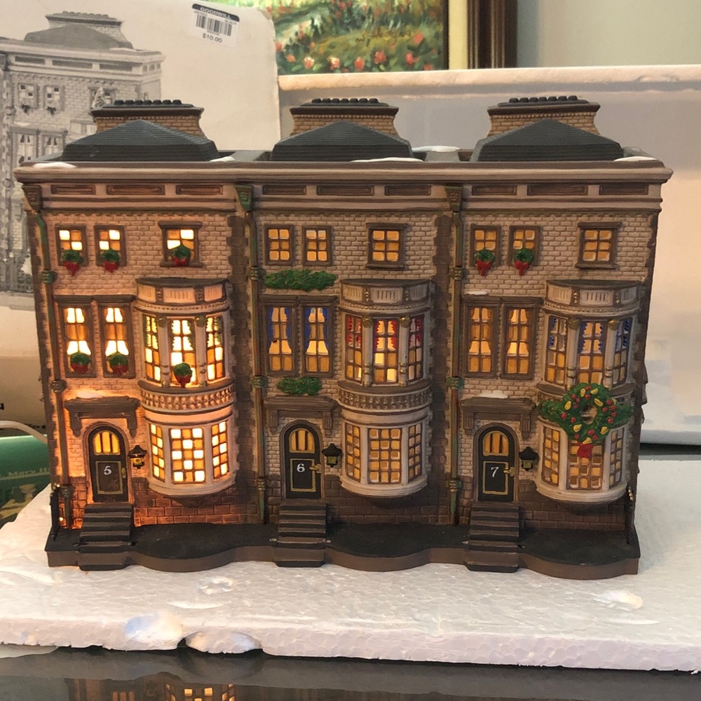 Department 56 Dickens Village Mulberrie Court Brown